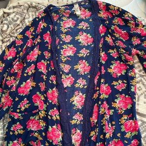 Floral Cover up w pockets!